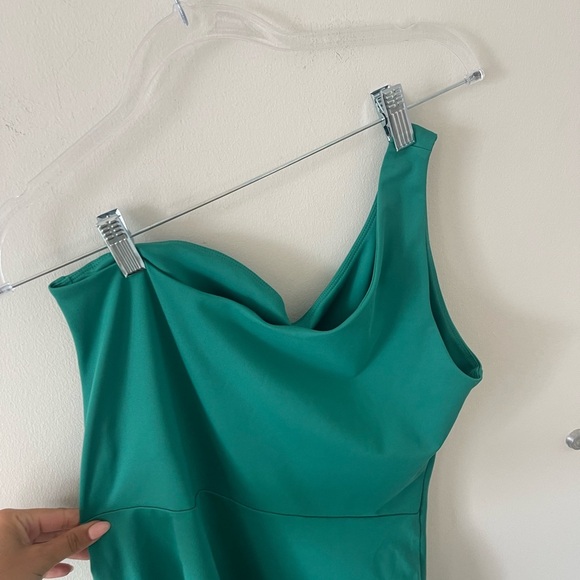 Girlfriend Collective Teal One Shoulder Tennis Dress - Picture 6 of 7